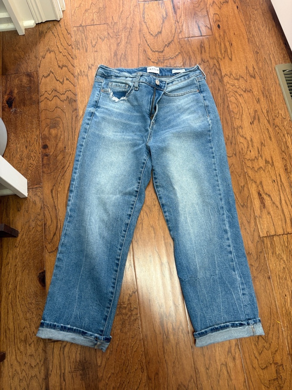 Casual Women's Light Blue Boyfriend Jeans with Cuffed Hem